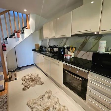 Azax In Terra Complex *