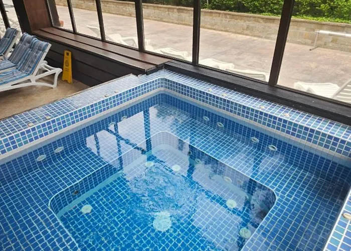 Azax In Terra Complex *